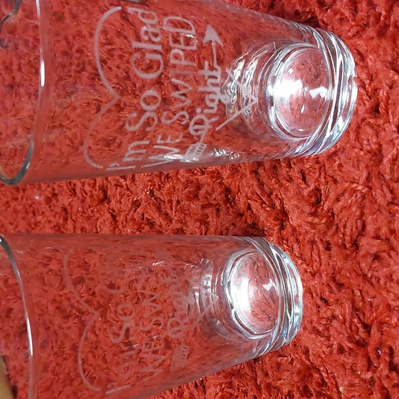 Couples Tinder Glasses - Picture 2 of 2